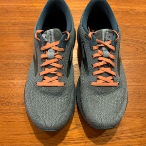 Brooks Revel 4 size 7